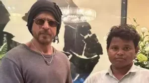 shahrukh khan with fan of jharkhand