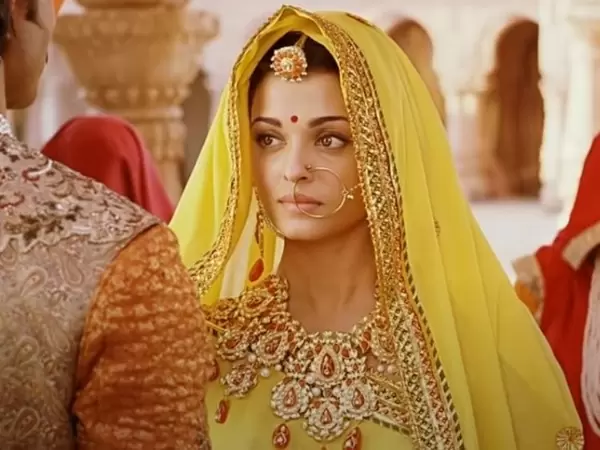 aishwarya-rais-jewellery-in-jodhaa-akbar_3_5efd8a44301c1