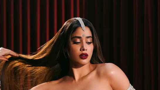 nrmce09c_janhvi-kapoor_625x300_13_August_25